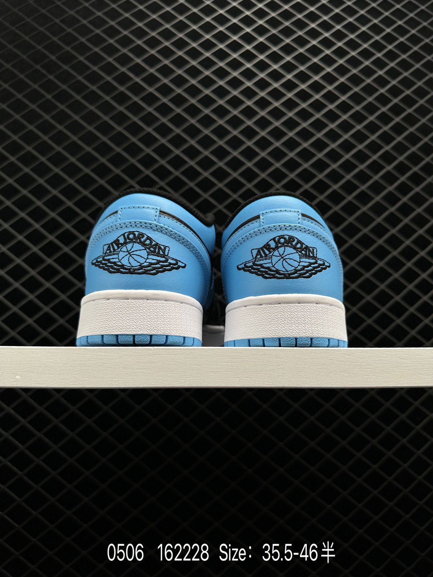 Air Jordan 1 Low “Light Smoke Grey”